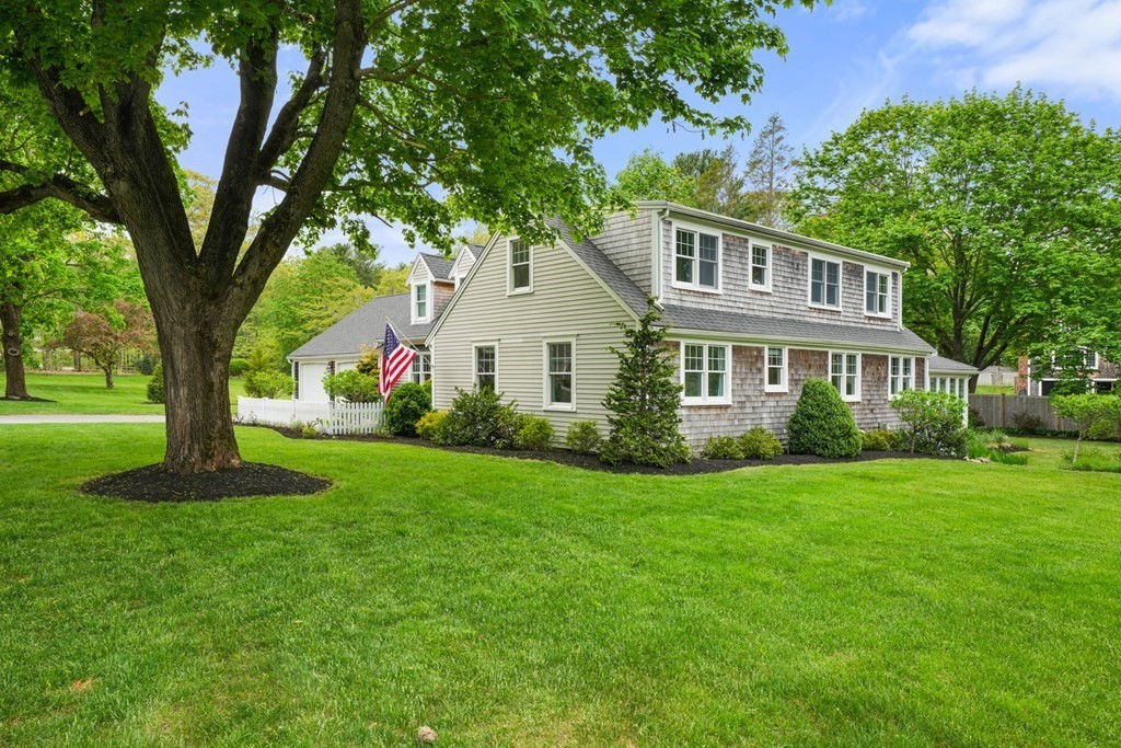 12 Prior Farm Rd, Duxbury, MA 02332