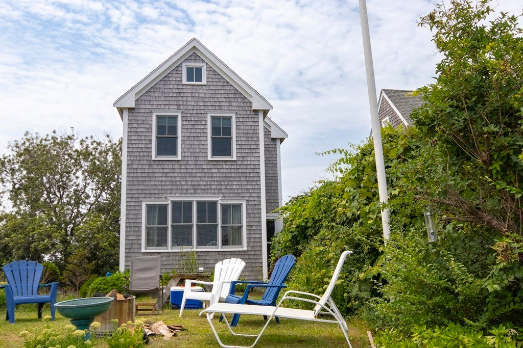 56 Plymouth Ave, Duxbury, MA 02332