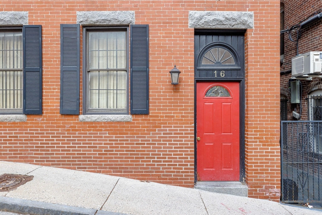 16 Foster St 1, Boston, MA 02109