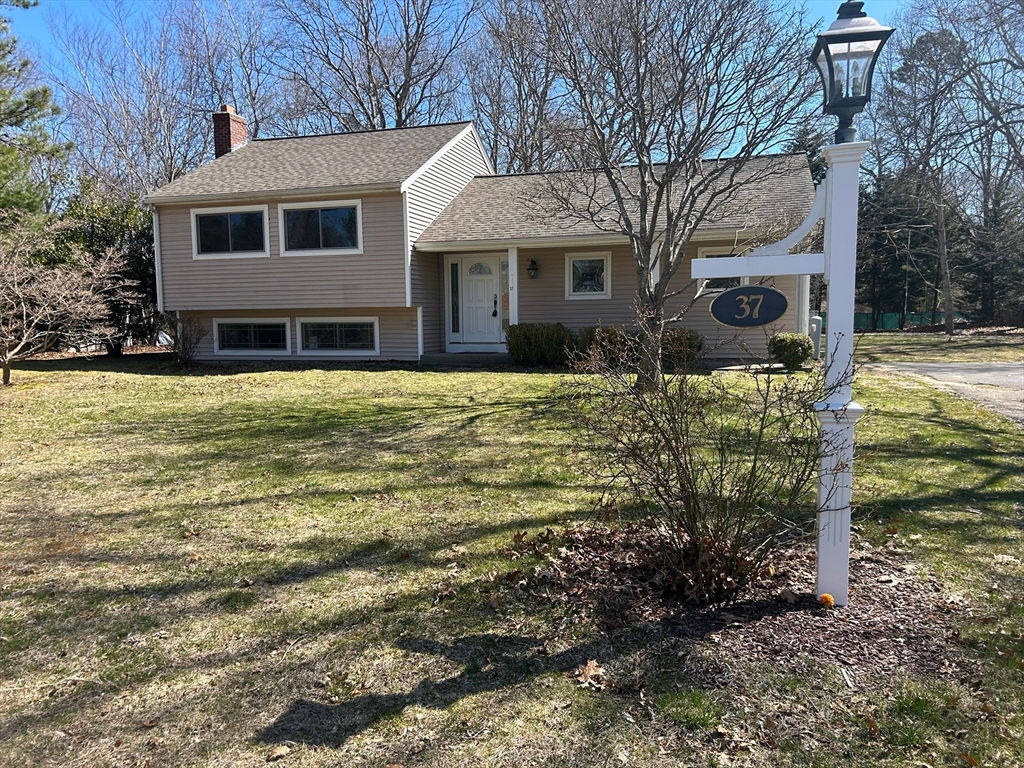 37 Hood Dr, Plymouth, MA 02360