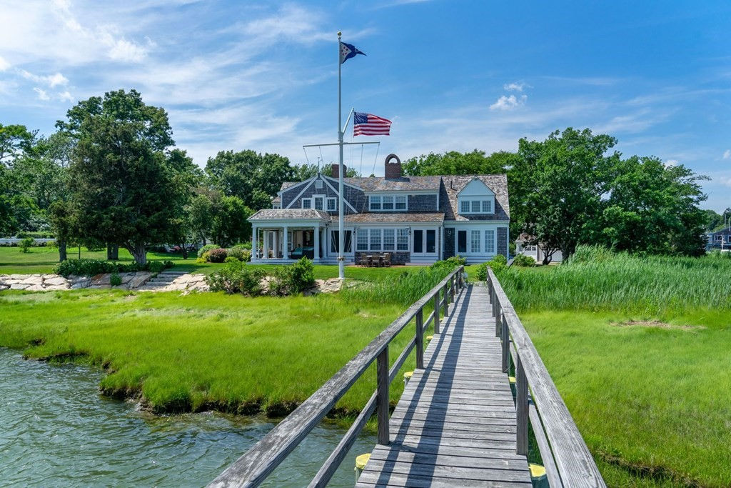 60 Long Point Lane, Duxbury, MA 02332