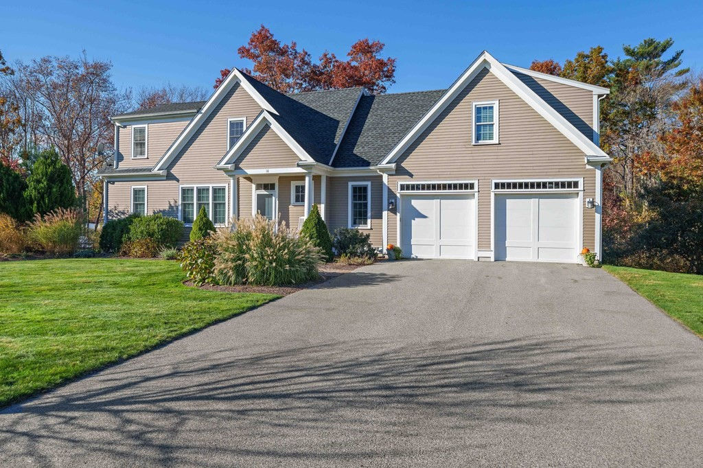 18 Blackbird Dr, Pembroke, MA 02359