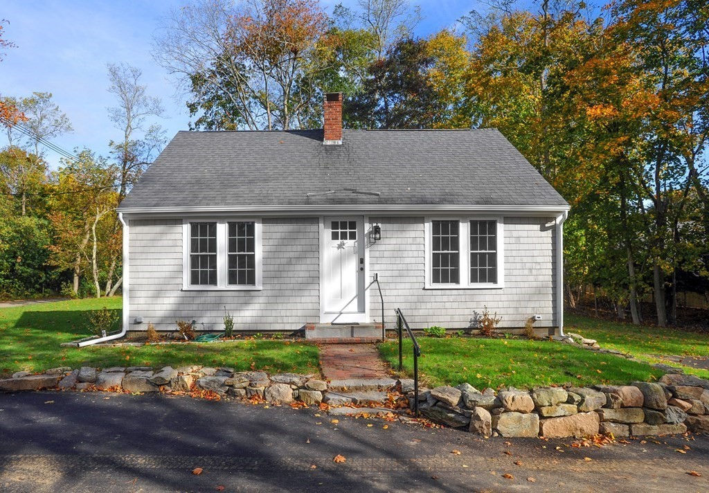 231 Parks St, Duxbury, MA 02332