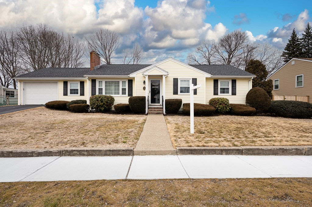 29 Sealund Rd, Quincy, MA 02171