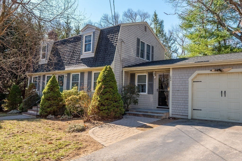 1 Columbine Road, Milton, MA 02186