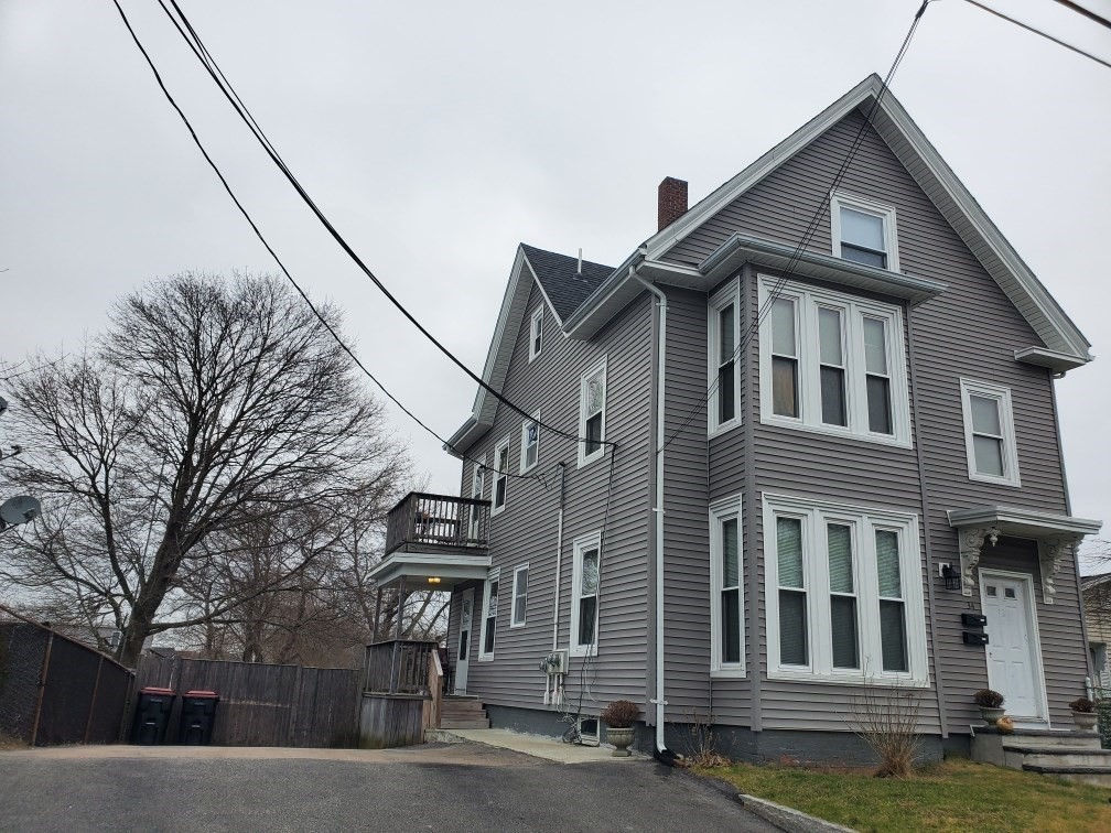 34 Blaine St, Brockton, MA 02301