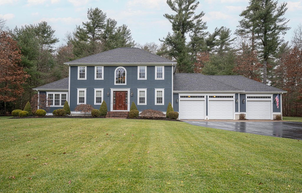 4 Trinity Ln, Lakeville, MA 02347