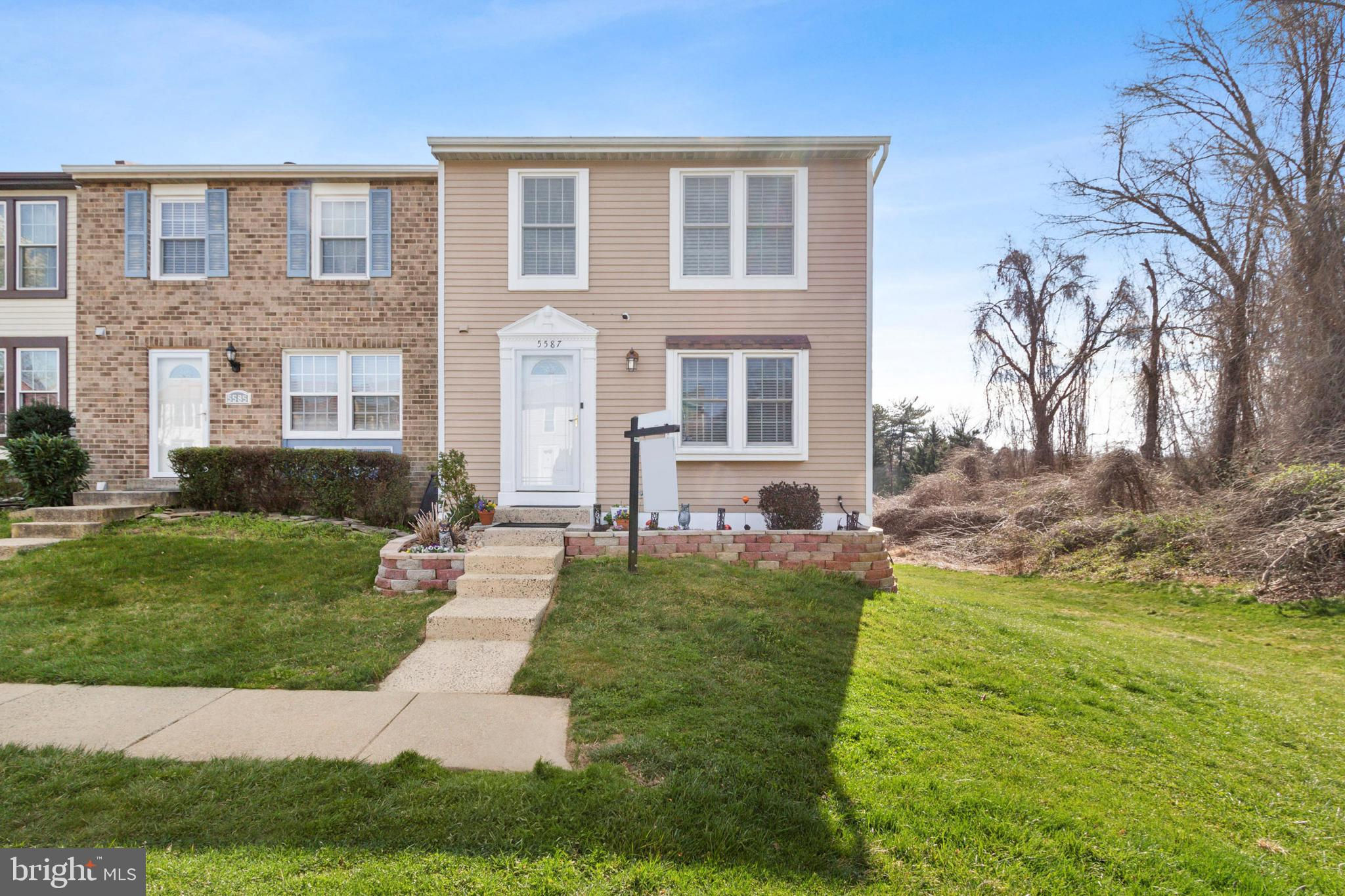 5587 Glasgow Woods Court, Fairfax, VA 22032 is now new to the market!