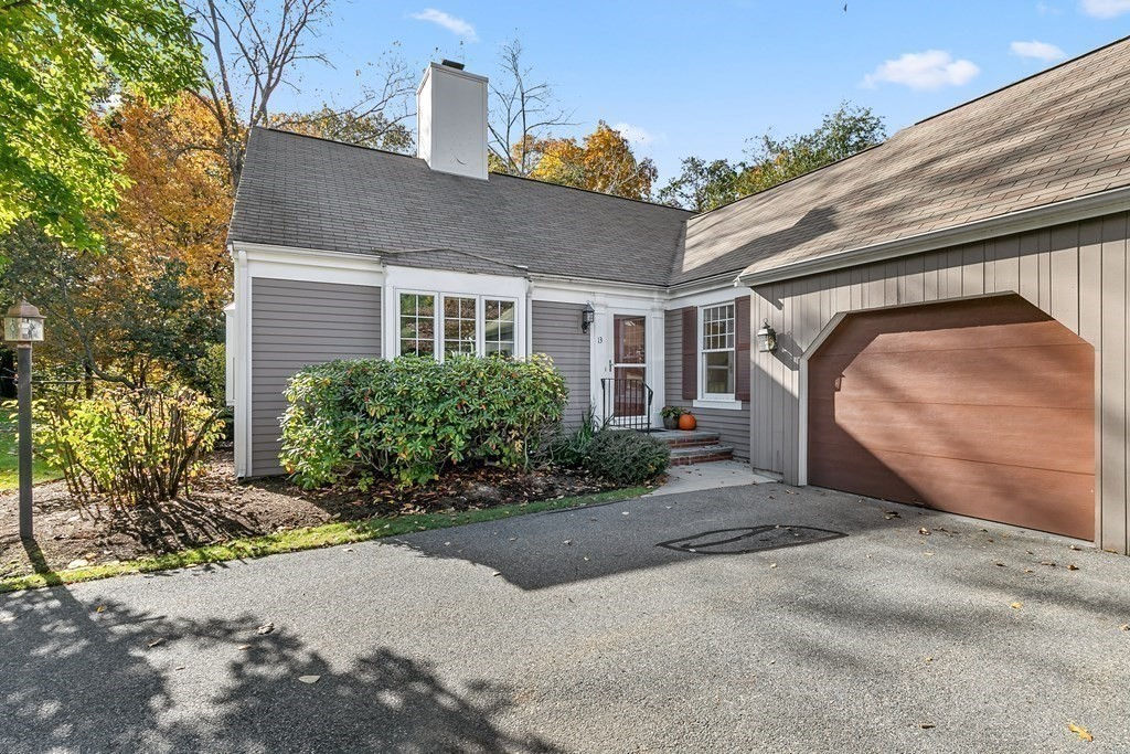 13 Quisset Brook Rd 13, Milton, MA 02186