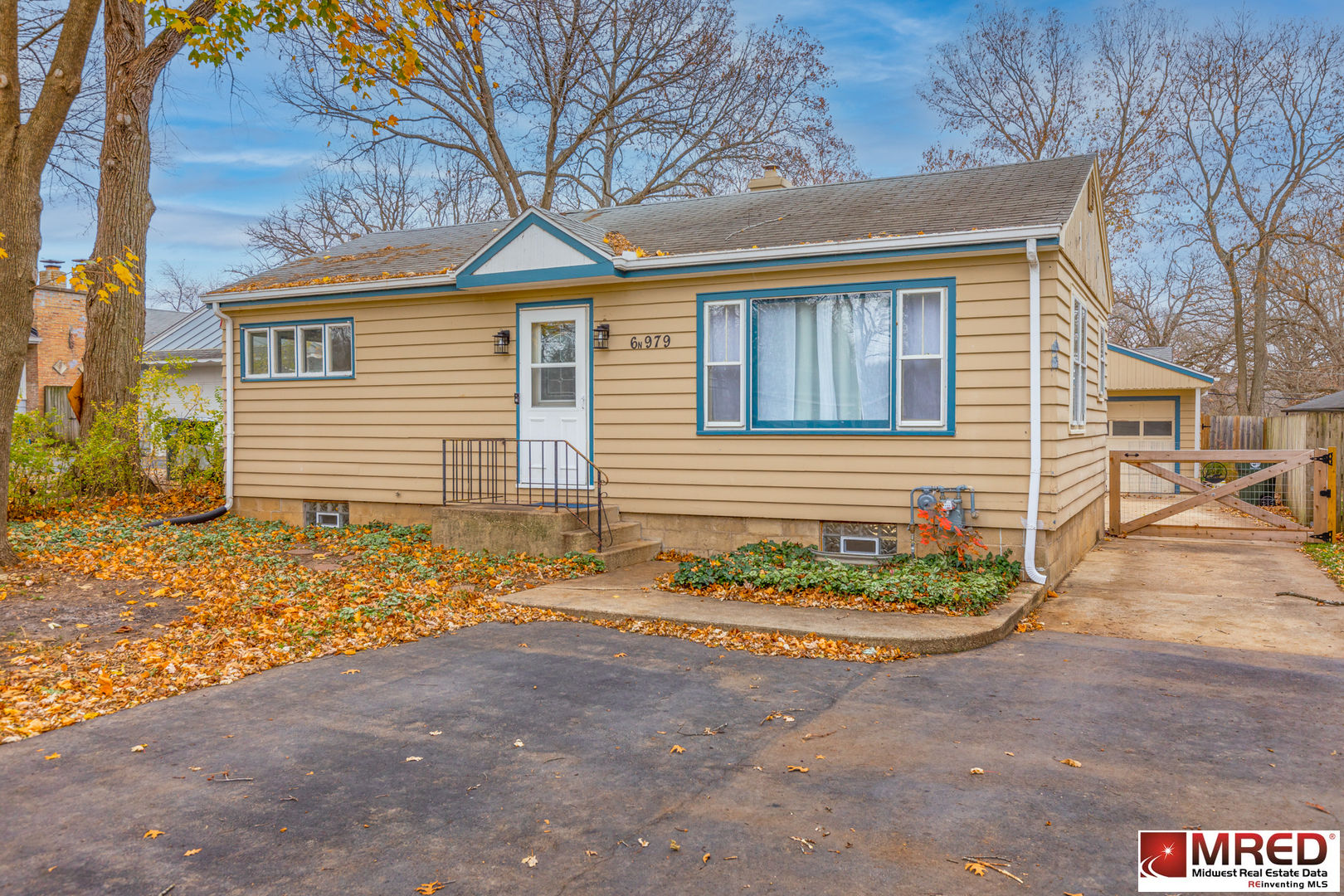 6n979 Elgin Street, South Elgin, IL 60177