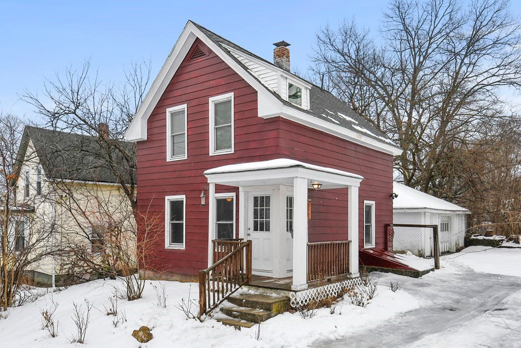 12 Rigby Place, Clinton, MA 01510