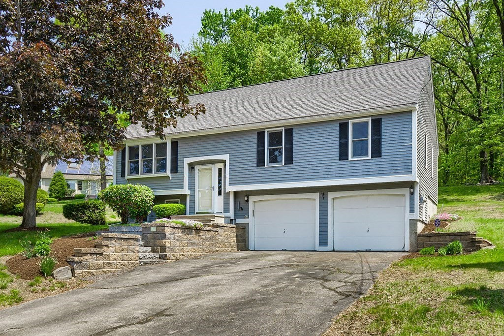 26 Stone Hedge Drive, Leominster, MA 01453