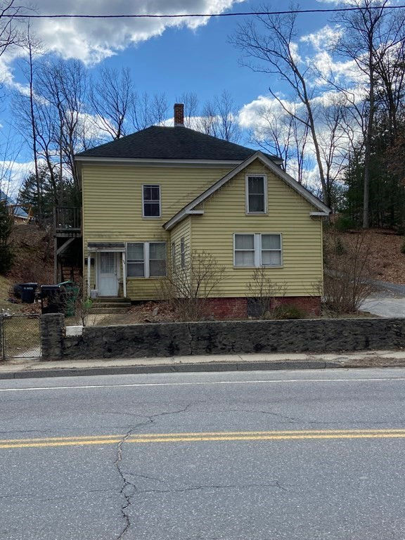 260 Sterling St., Clinton, MA 01510