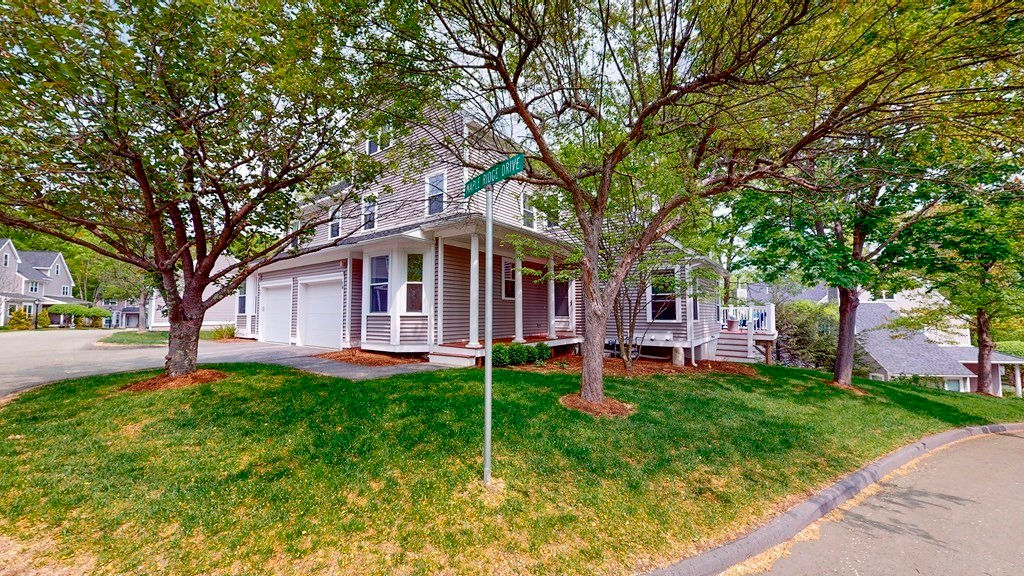 18 Maple Ridge Dr 18, Burlington, MA 01803