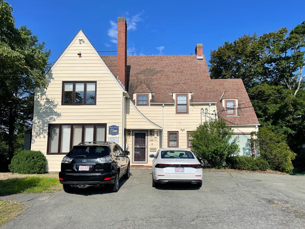 188 Oaks Road, Framingham, MA 01702