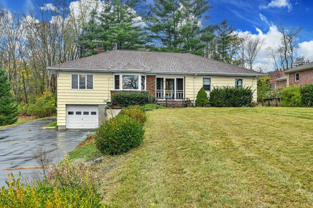 246 Thompson Rd, Webster, MA 01570