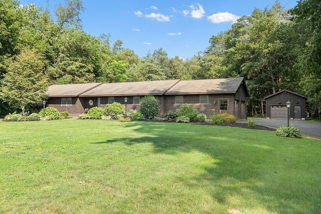 123 Green River Road, Greenfield, MA 01301