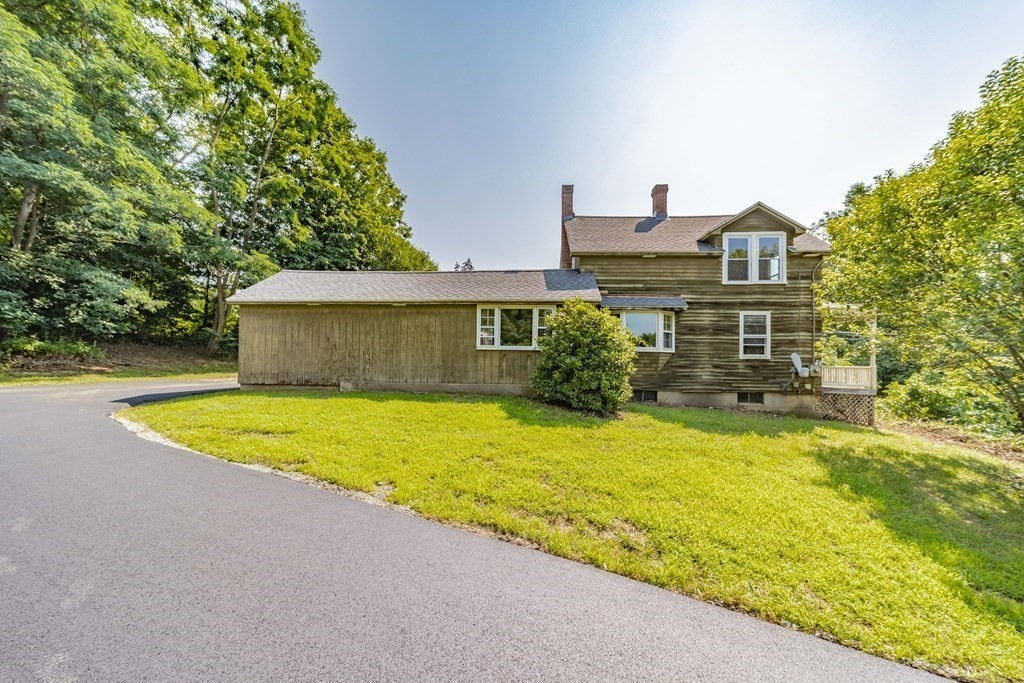 49 Reservoir Rd, Northampton, MA 01053