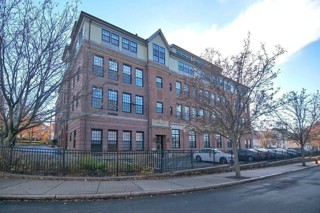 72 Ashland St 305, Malden, MA 02148