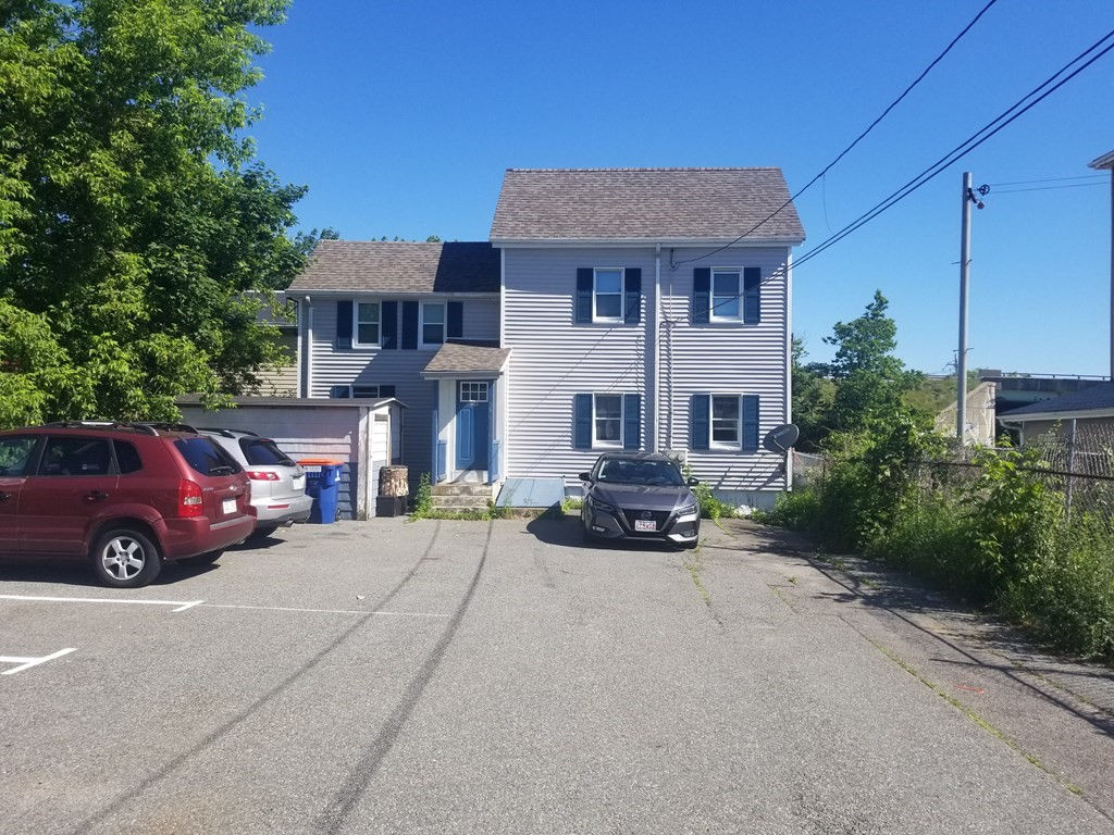 15 R Washburn St., New Bedford, MA 02740