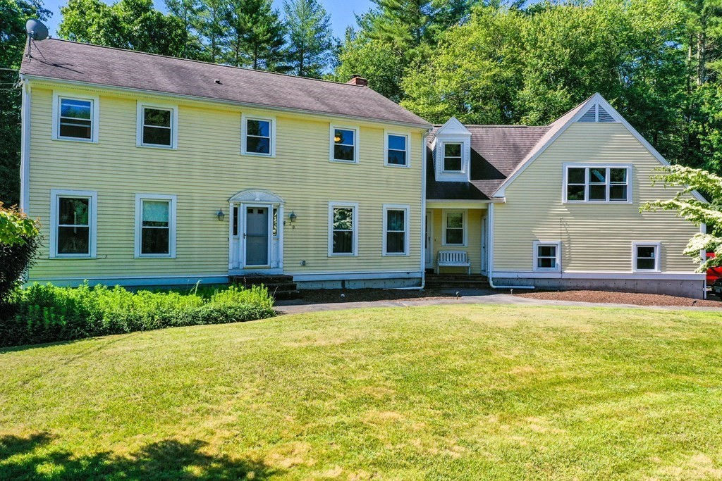 30 Cedar Hill Dr, Acushnet, MA 02743