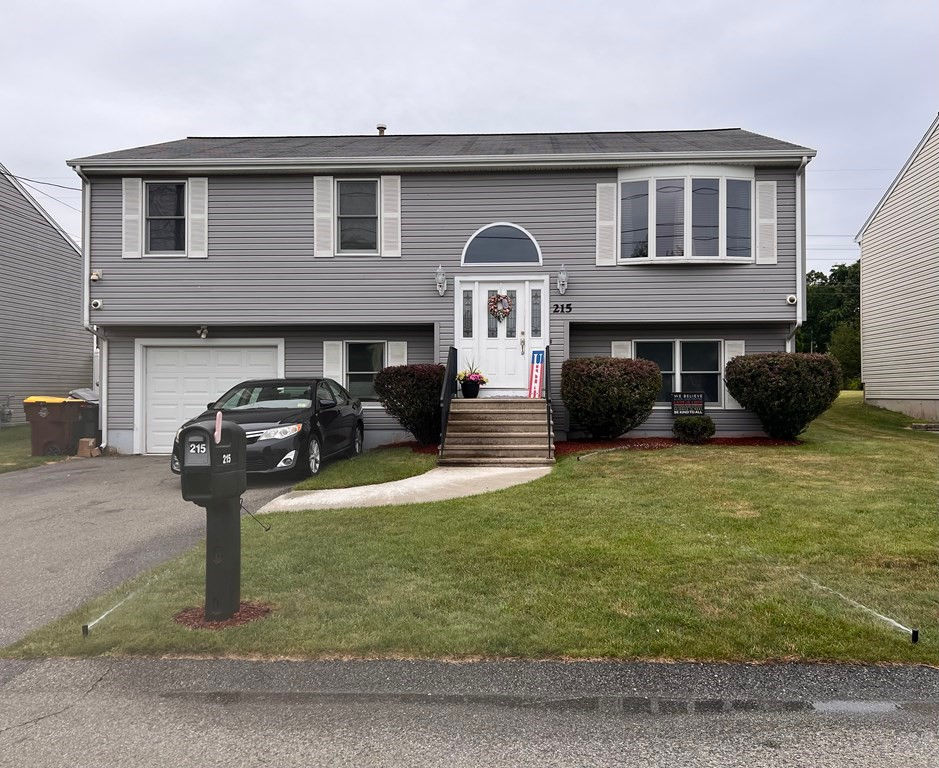 215 Mcmahon St, Fall River, MA 02721