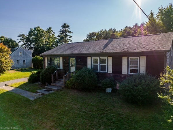 649 Middle Rd, Acushnet, MA 02743