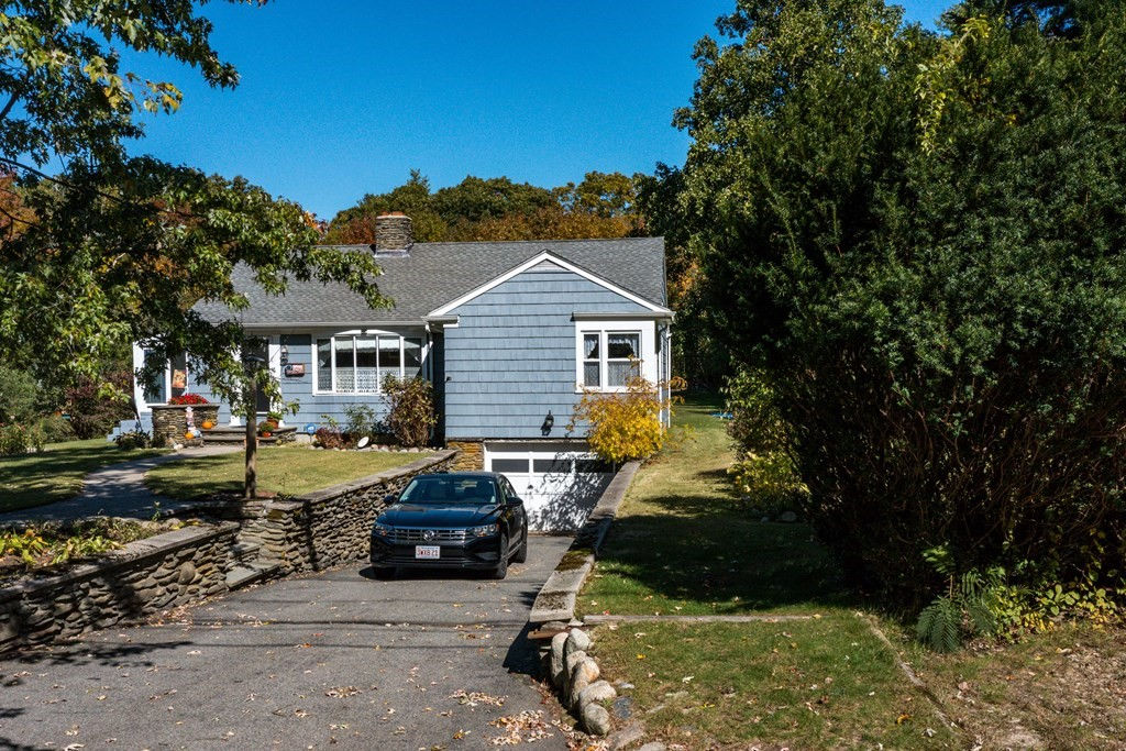 367 Old Fall River Rd., Dartmouth, MA 02747