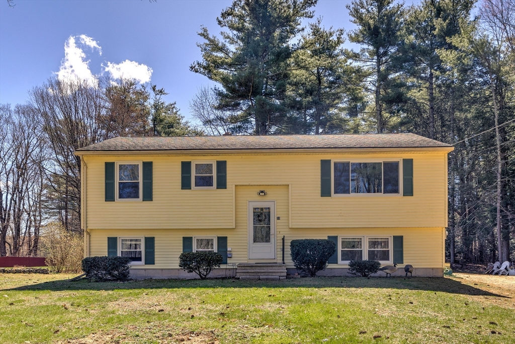 84 Long Hill Rd, Brookfield, MA 01506