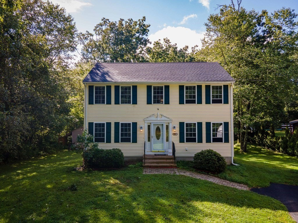 5 Chestnut St, Brookfield, MA 01506