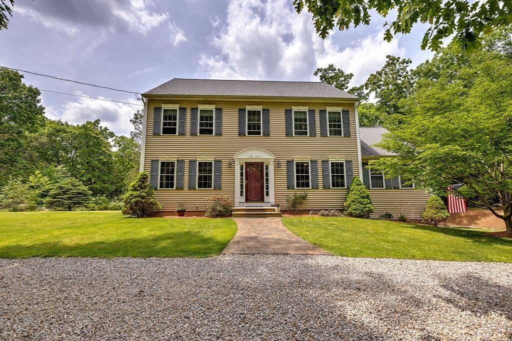 145 Little Alum Rd, Brimfield, MA 01010