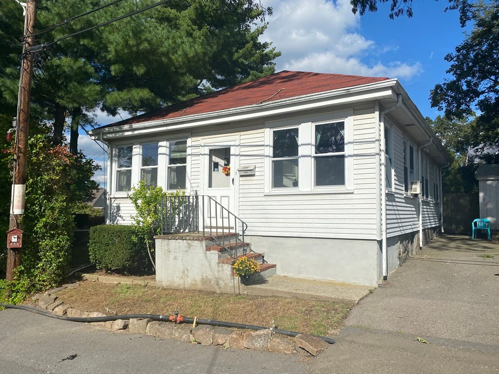 138 Phipps St, Quincy, MA 02169