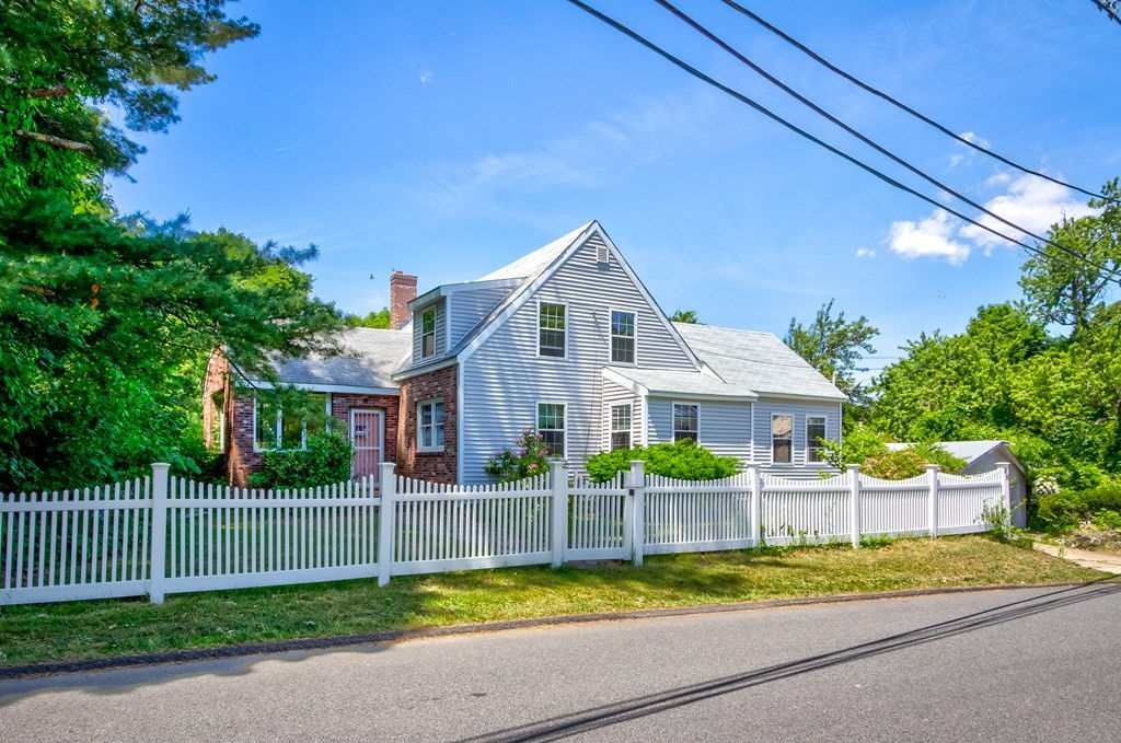 88 Orchard St, Randolph, MA 02368