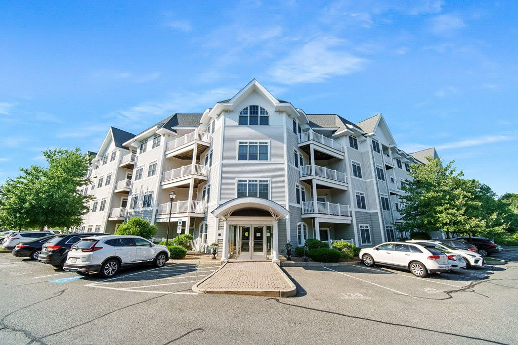 614 Pond St 2-306, Braintree, MA 02184