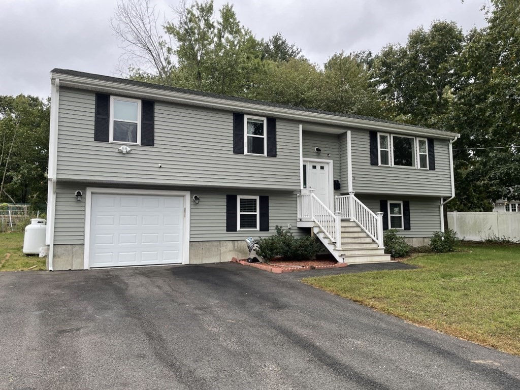 12 Canavan Dr, Randolph, MA 02368