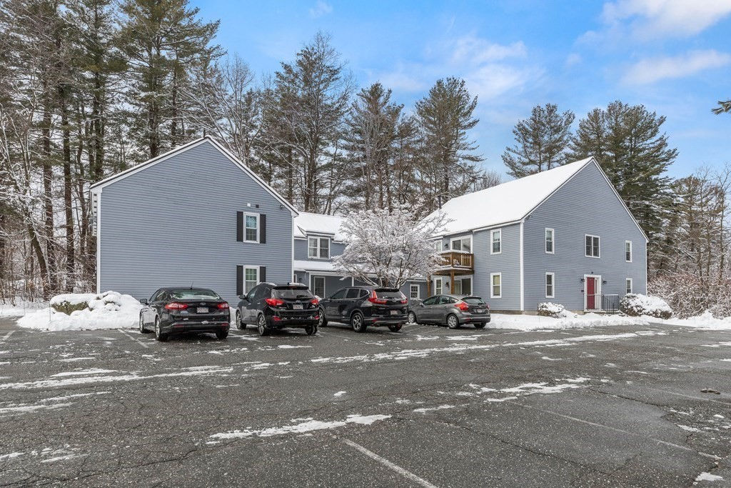 65 Lantern Ln 6, Dracut, MA 01826