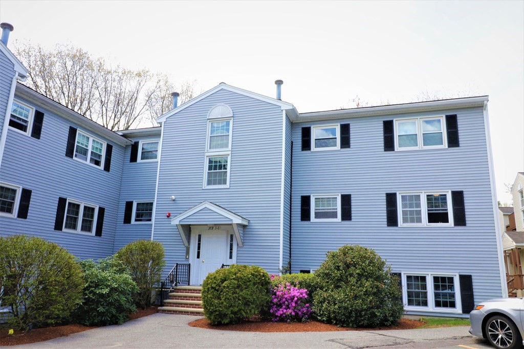 373 Aiken Ave 4, Lowell, MA 01850