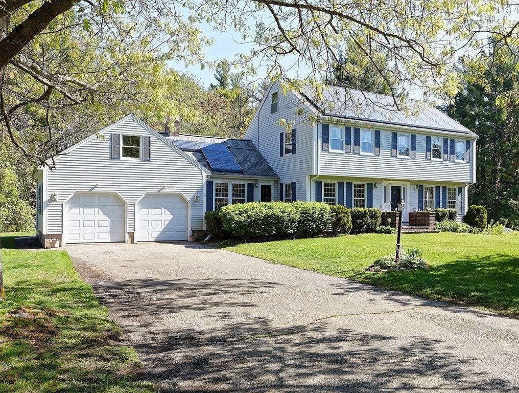 9 Warwick Dr, Chelmsford, MA 01824