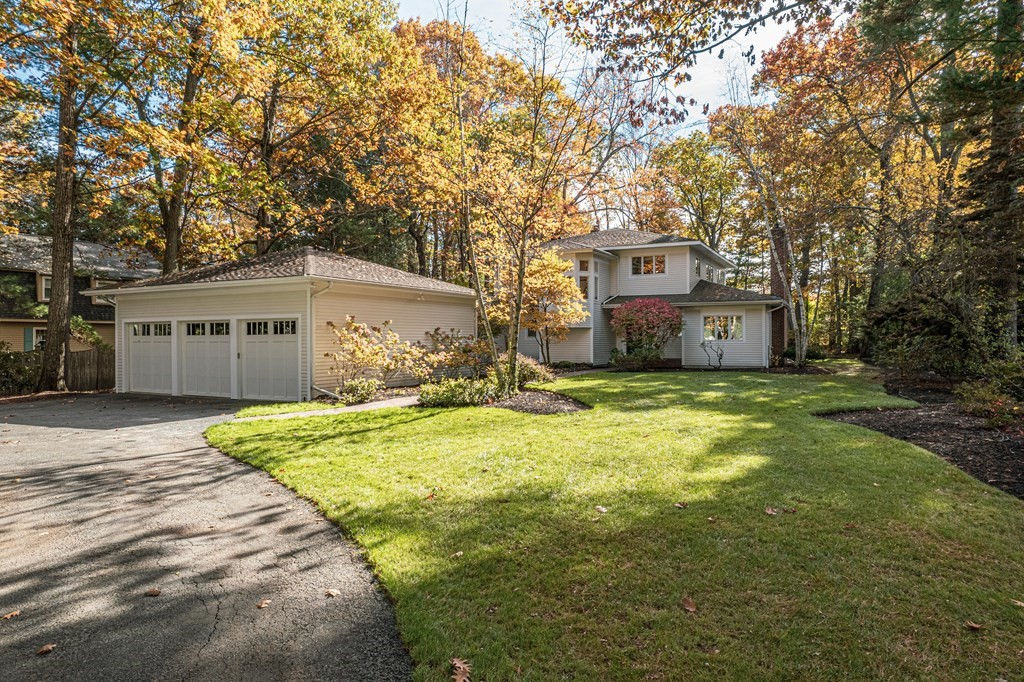 58 Old Village Ln, North Andover, MA 01845