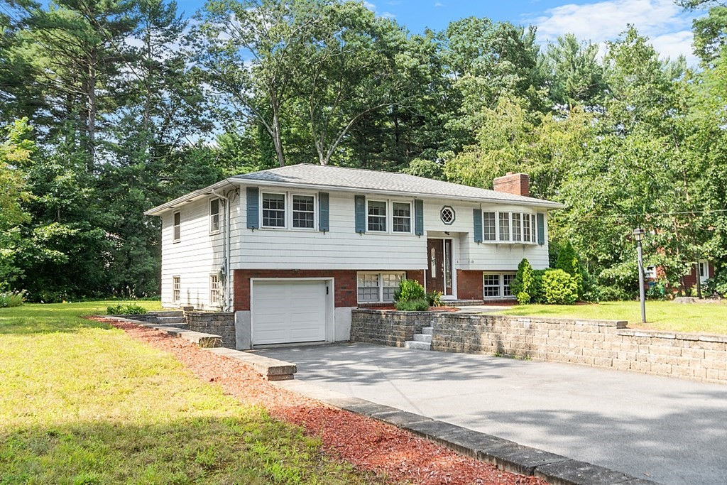 10 Balmoral Dr, Billerica, MA 01862