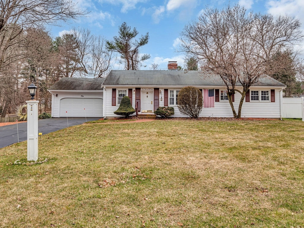 4 Murray Hill Rd, Chelmsford, MA 01824