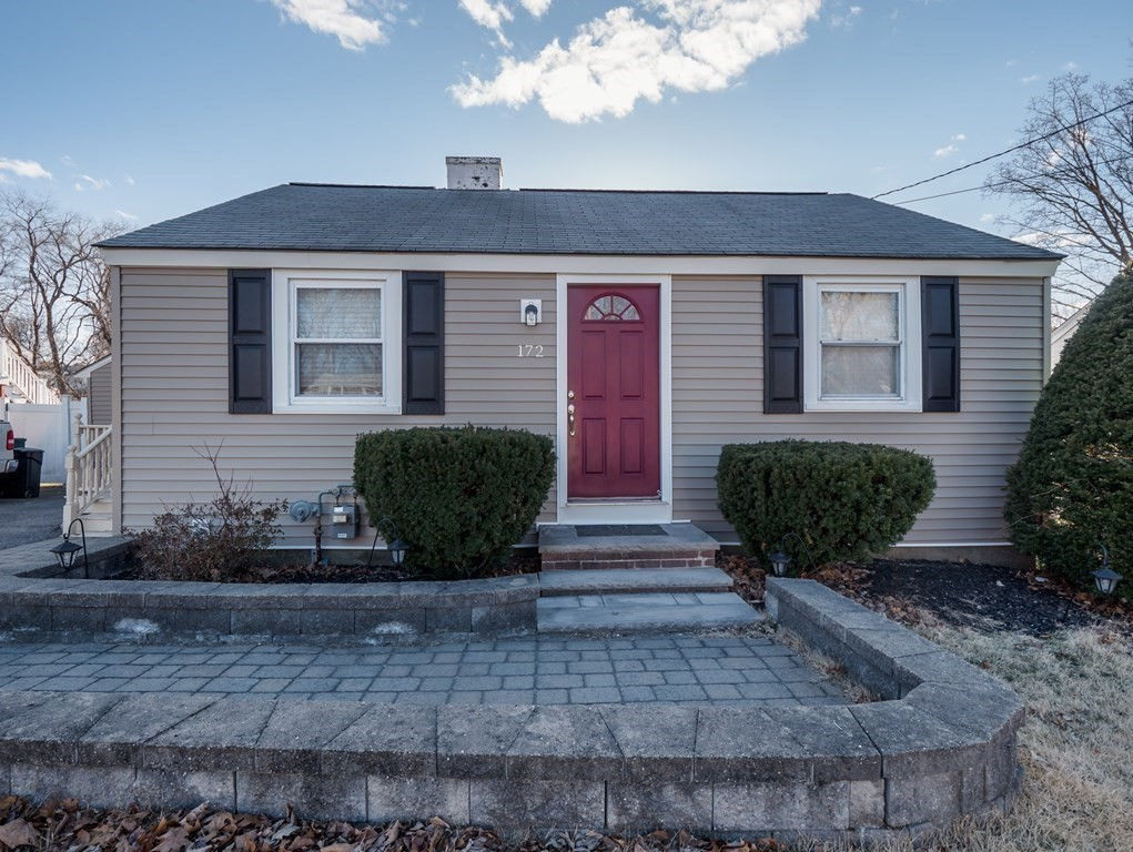 172 Burnham Road, Lowell, MA 01852