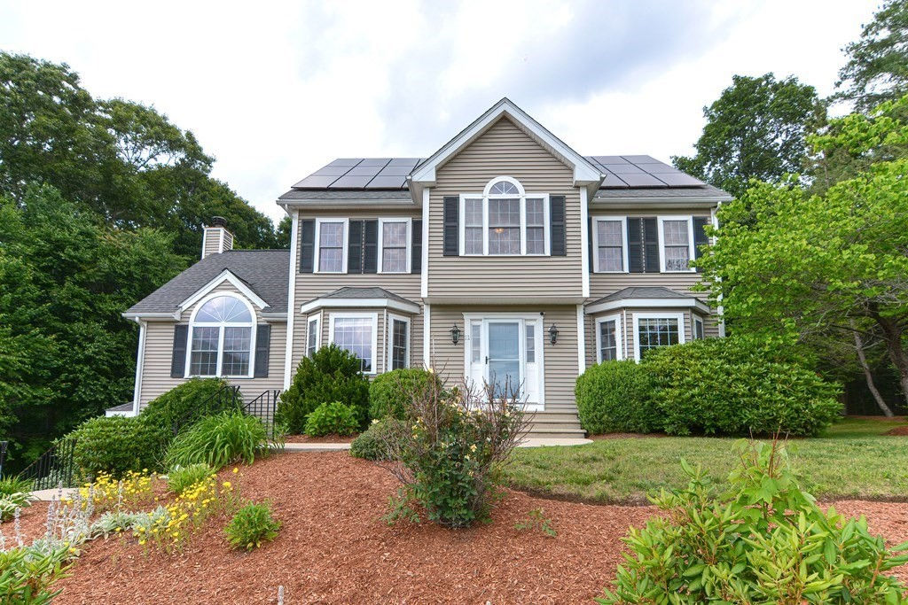 11 Forest Path, Hopedale, MA 01747