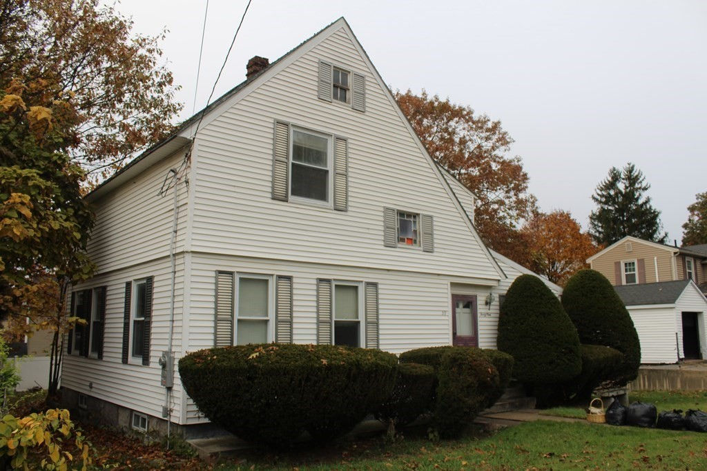 39 Hayward St, Milford, MA 01757