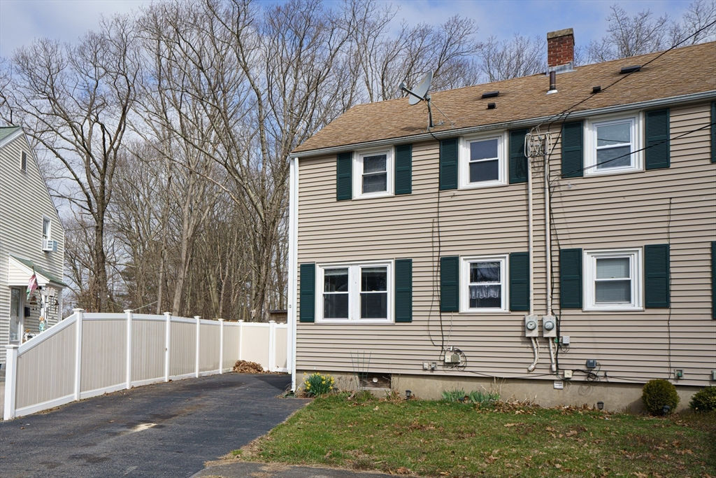 13 Haringa Ave 13, Northbridge, MA 01588