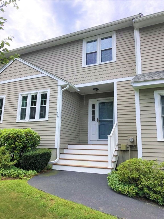 215 Laurelwood Dr 215, Hopedale, MA 01747