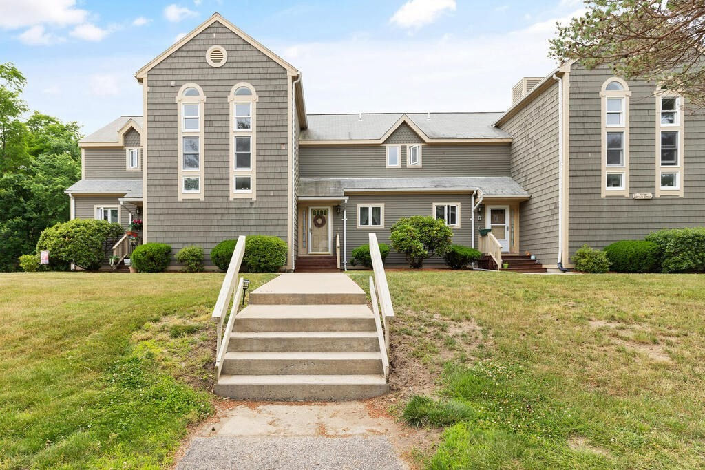 17 Devlin Circle 17, Blackstone, MA 01504