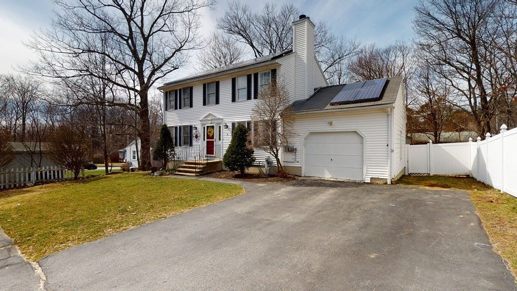 4 Corinth Drive, Worcester, MA 01606