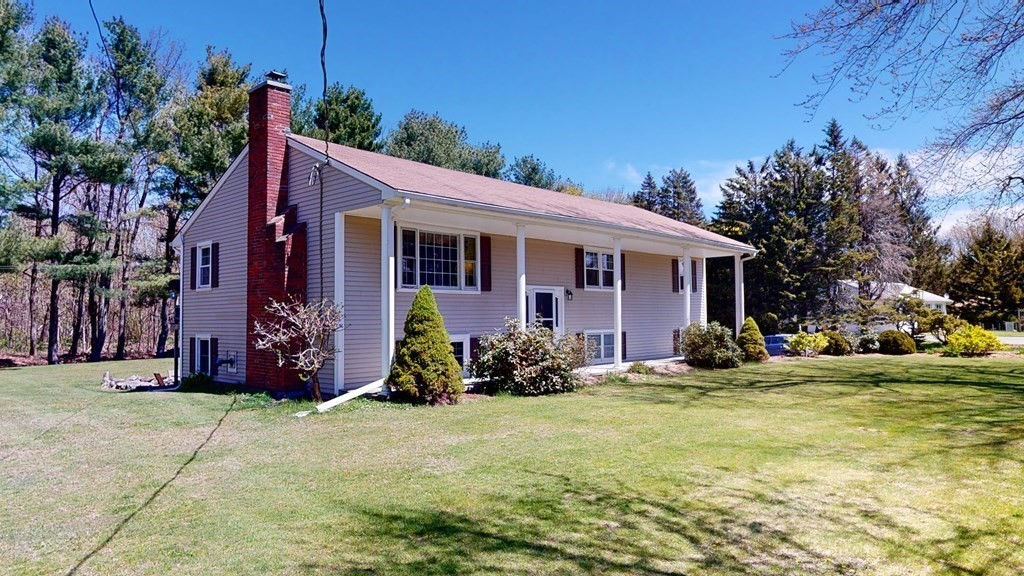 11 Holden Road, Paxton, MA 01612