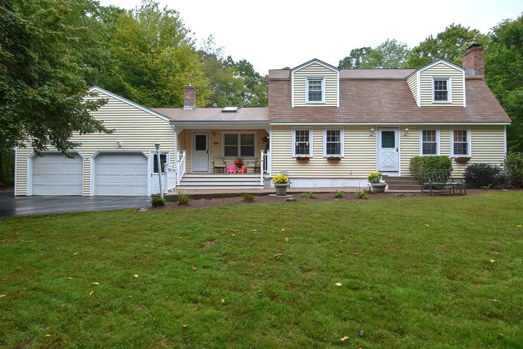 52 Locust St, Douglas, MA 01516